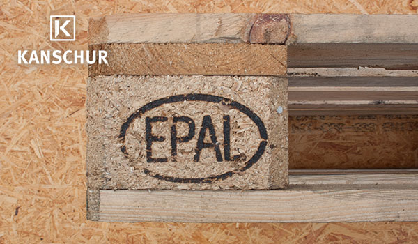 Abdruck des Logos EPAL von einem Brennstempel auf einer Europalette